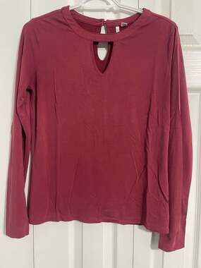 Keyhole Maroon Top